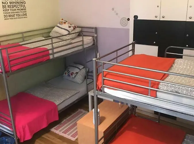 Centrum Sabot بيت شباب *